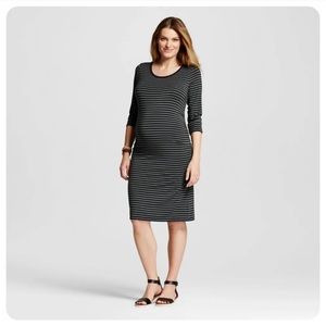 Liz Lange Maternity dress size small NWT